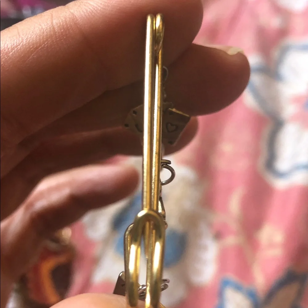 Gold-Tone Poker Charm Brooch Pin - Women Hair Accessory